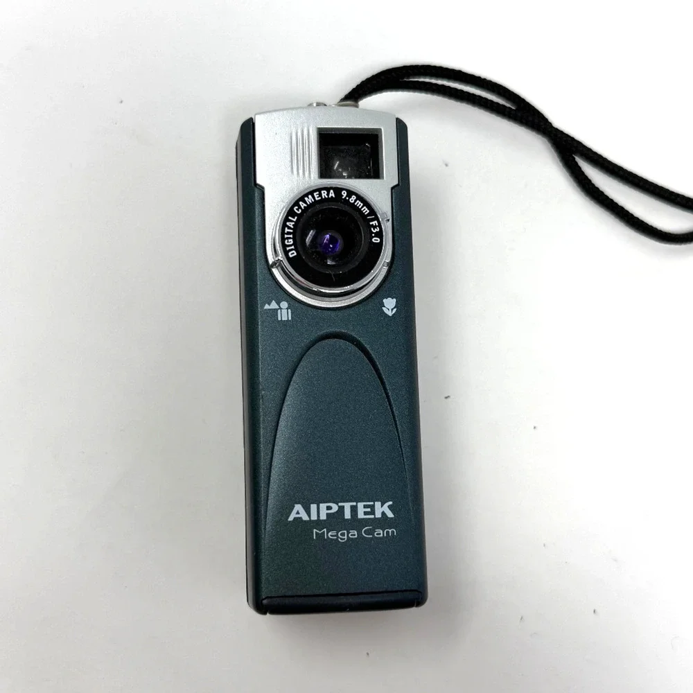 Aiptek Mega Cam Vintage Digital Camera 2002 Untested Oxidized Battery Door